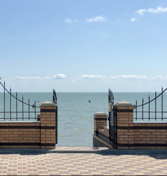 Отель на берегу моря в Таганроге, Россия